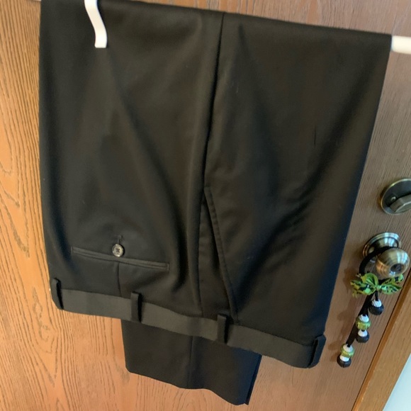 Men’s black suit - Picture 6 of 9